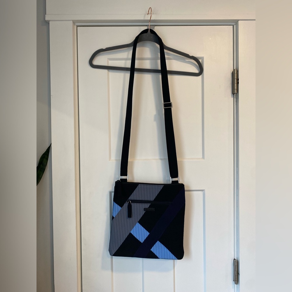 NWOT! Vera Bradley Patchwork Hipster Black/Blue Crossbody